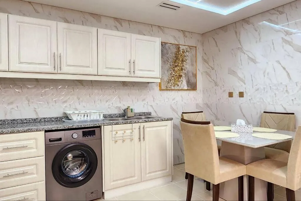 Cozy Urban 1Br Apartment Dubai